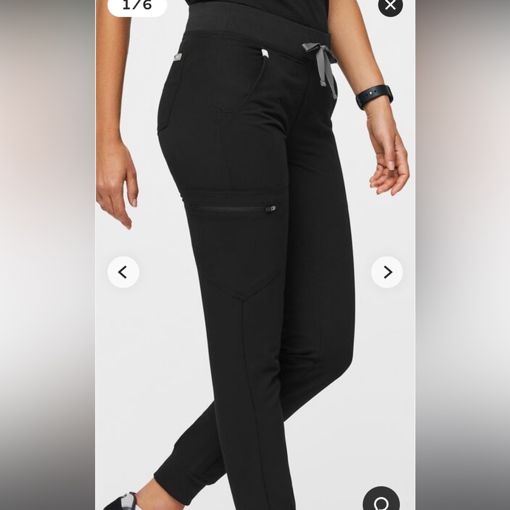 Barely used Figs Zamora black jogger Scrub pants